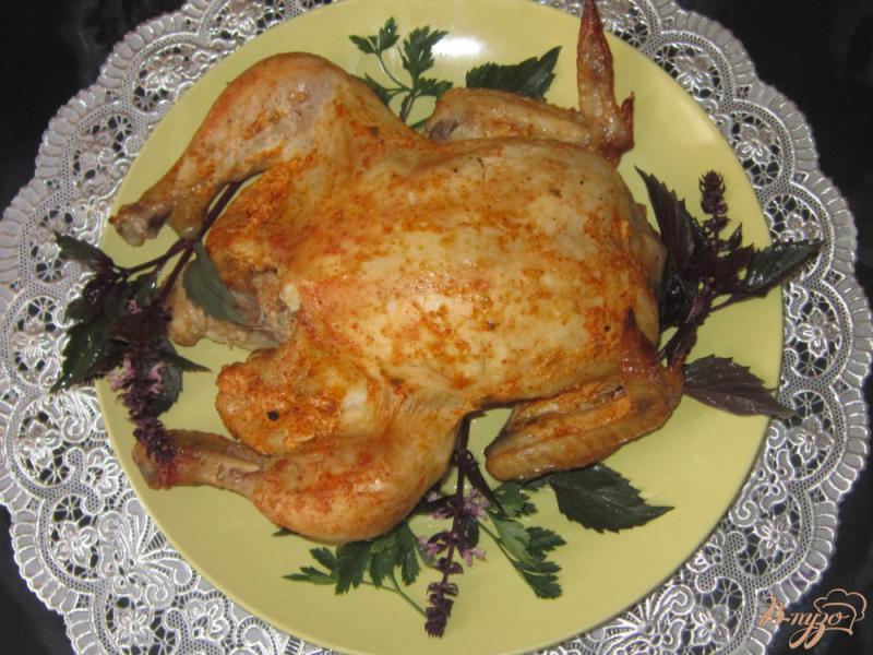 Фото приготовление рецепта: Курица запеченная в рукаве целиком шаг №6