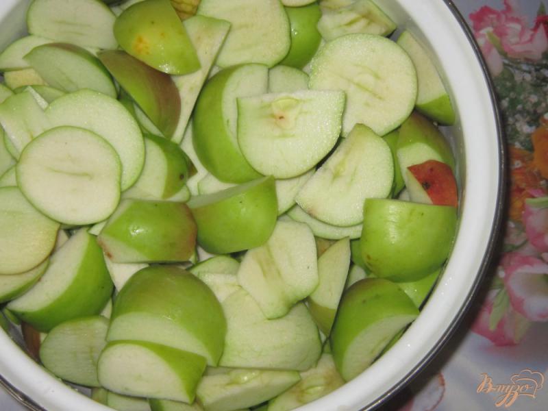 Фото приготовление рецепта: Компот из яблок и алычи на зиму шаг №1
