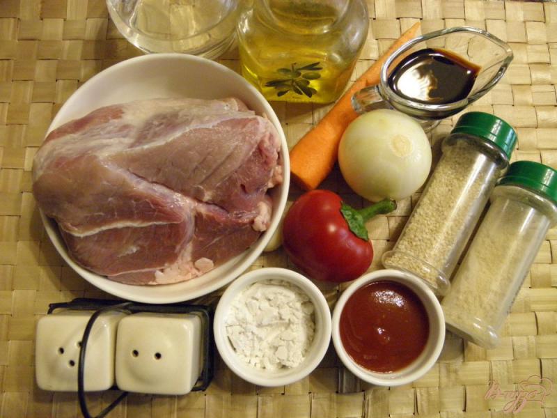 Фото приготовление рецепта: Пикантное жареное мясо в соусе шаг №1