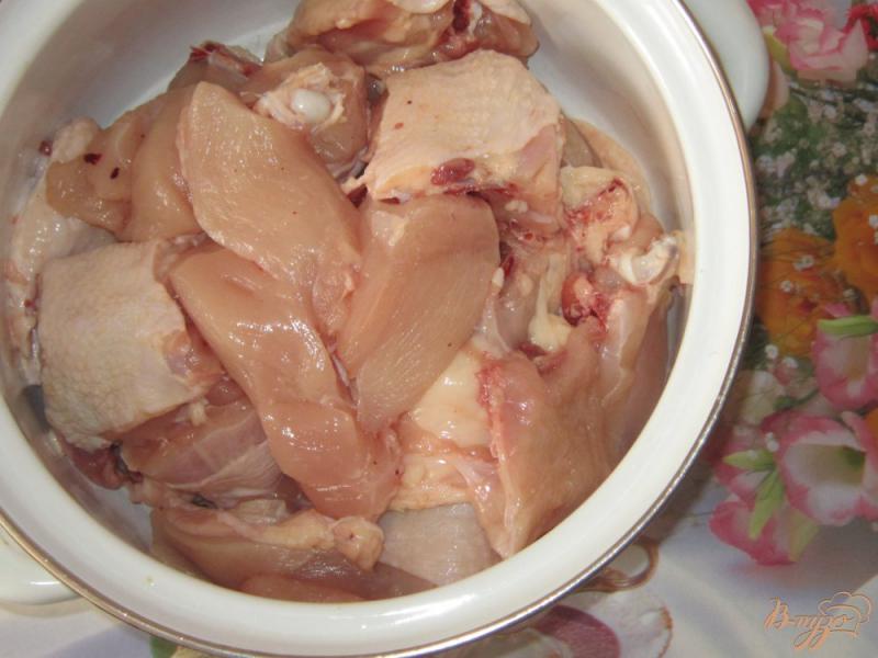 Фото приготовление рецепта: Курица запеченная в томатно-соевом соусе шаг №2
