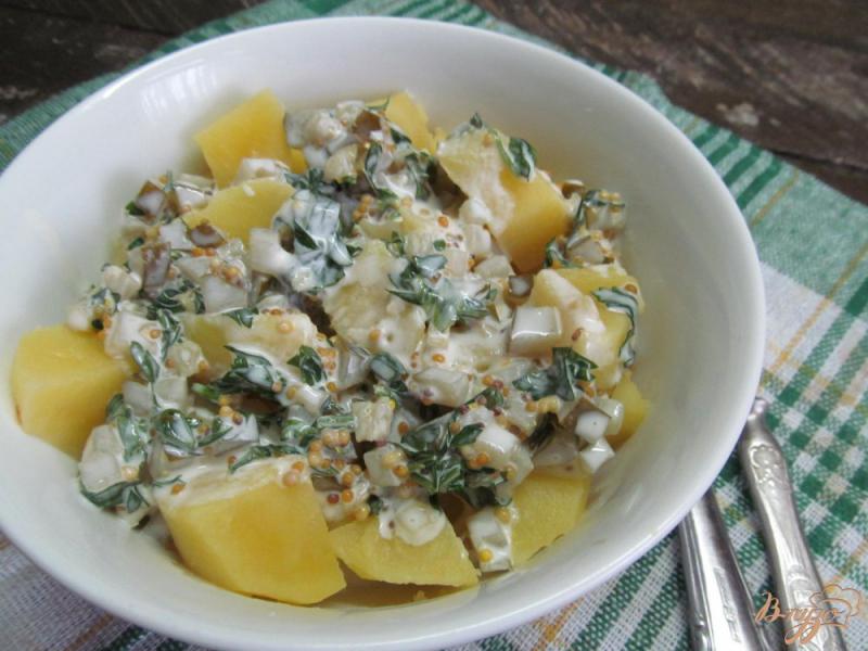 Фото приготовление рецепта: Картофельный салат под соусом из йогурта шаг №7
