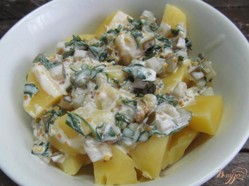 Фото приготовление рецепта: Картофельный салат под соусом из йогурта шаг №6