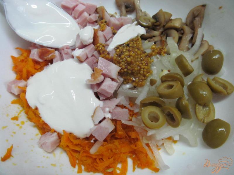 Фото приготовление рецепта: Салат из моркови с корейкой шаг №6