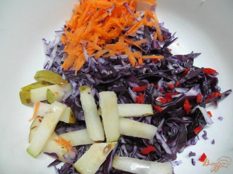 Фото приготовление рецепта: Капустный салат с грушей и апельсином шаг №1