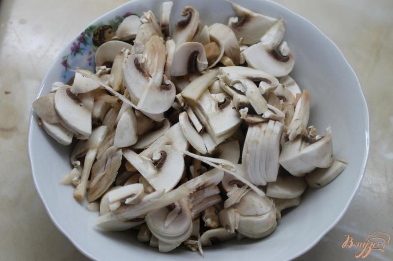 Фото приготовление рецепта: Блины с грибами и мясом индейки шаг №1