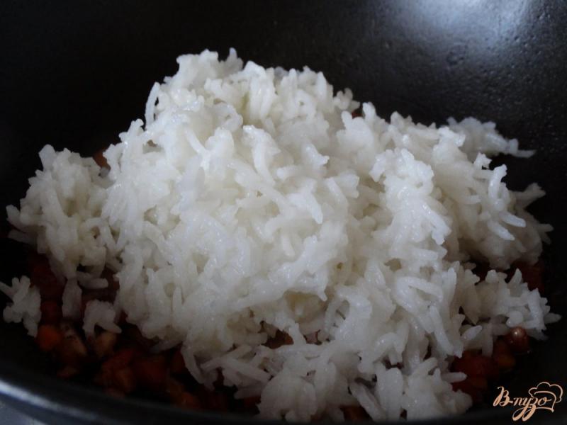 Фото приготовление рецепта: Морепродукты с рисом басмати шаг №4