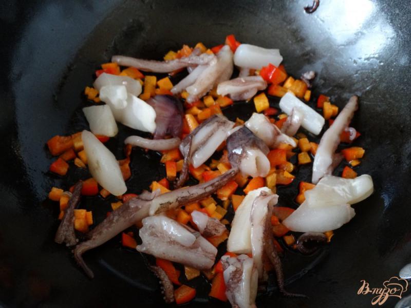 Фото приготовление рецепта: Морепродукты с рисом басмати шаг №3