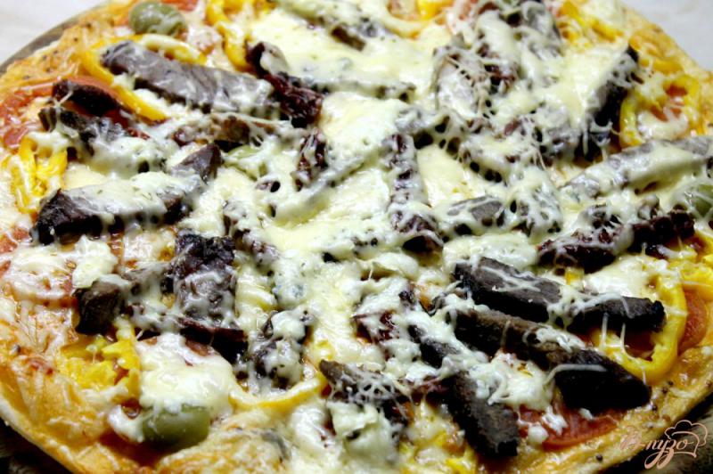 Фото приготовление рецепта: Пицца с телятиной шаг №8