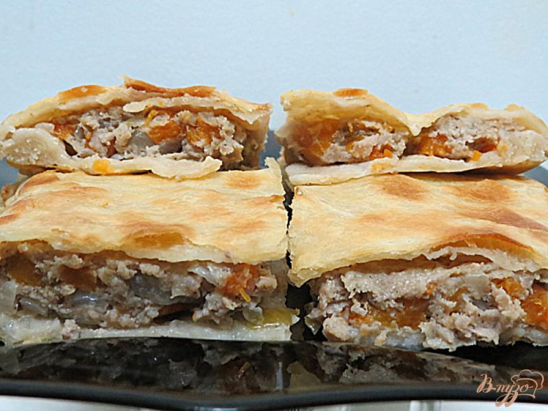 Фото приготовление рецепта: Пирог  с мясом и тыквой шаг №10