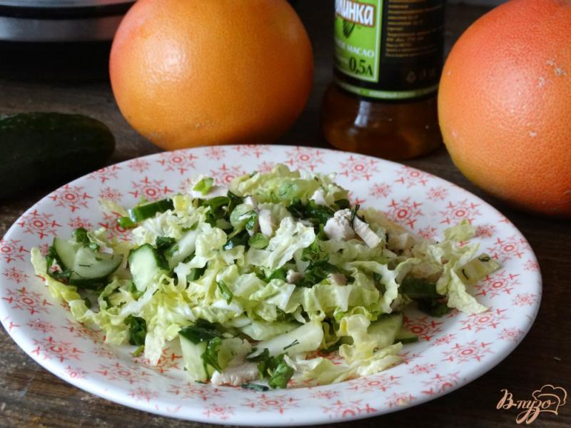Фото приготовление рецепта: Салат с овощами и куриным филе шаг №5