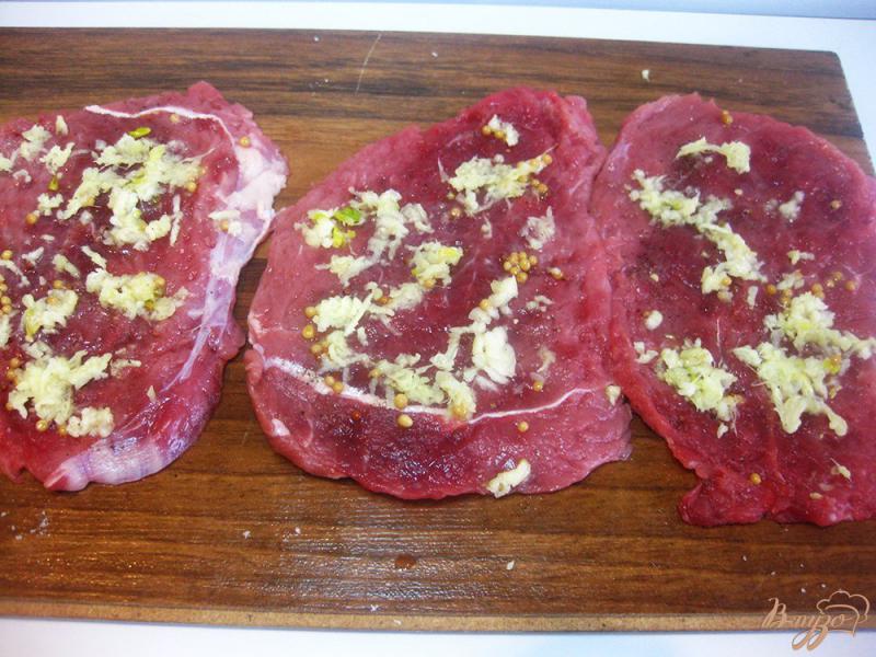 Фото приготовление рецепта: Отбивные из говядины с имбирем шаг №5