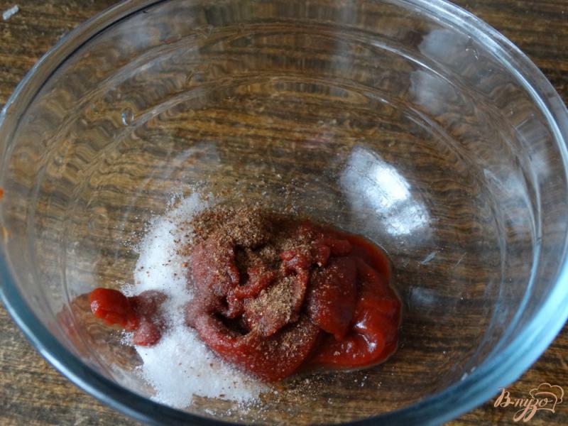 Фото приготовление рецепта: Куриные голени в томатно-молочном соусе шаг №2
