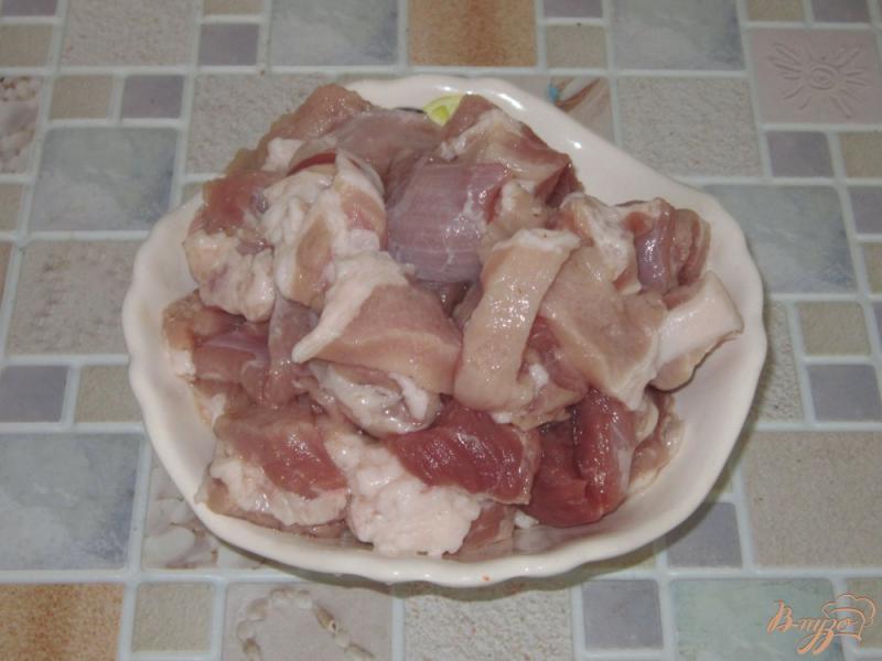 Фото приготовление рецепта: Свинина в нежном соусе со спагетти шаг №1