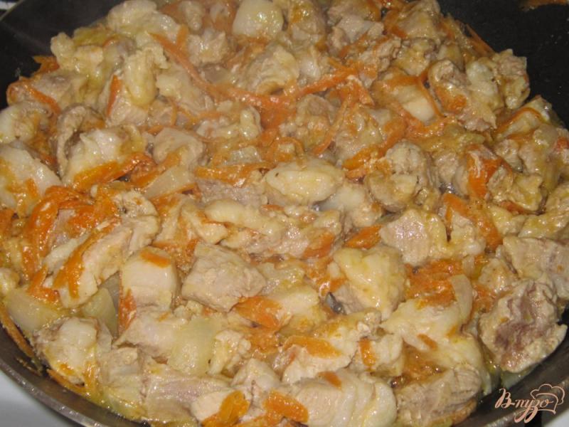 Фото приготовление рецепта: Свинина в нежном соусе со спагетти шаг №5
