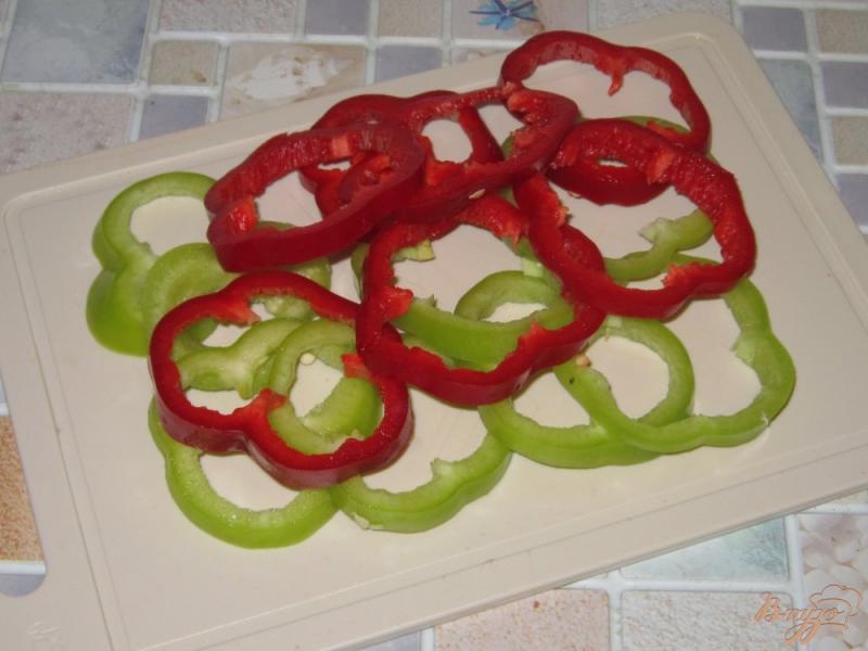 Фото приготовление рецепта: Салат из свежих овощей с кунжутом шаг №4