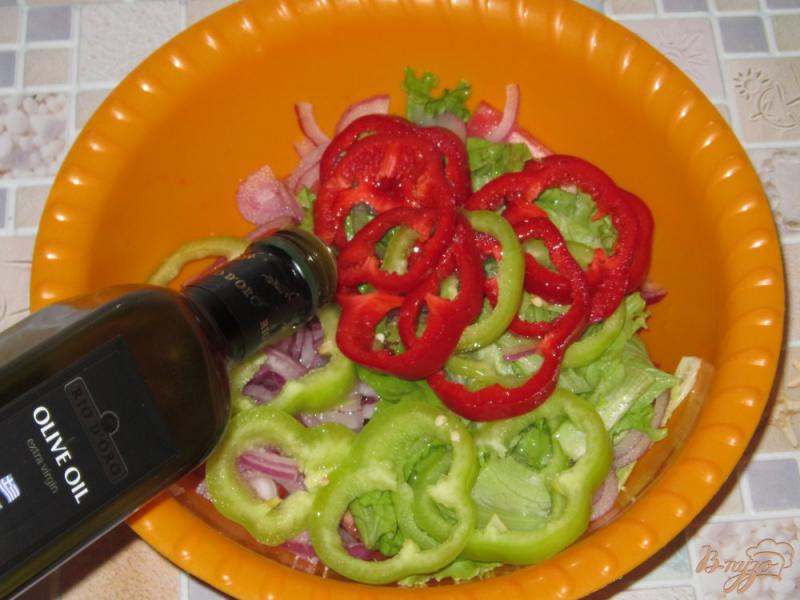 Фото приготовление рецепта: Салат из свежих овощей с кунжутом шаг №6