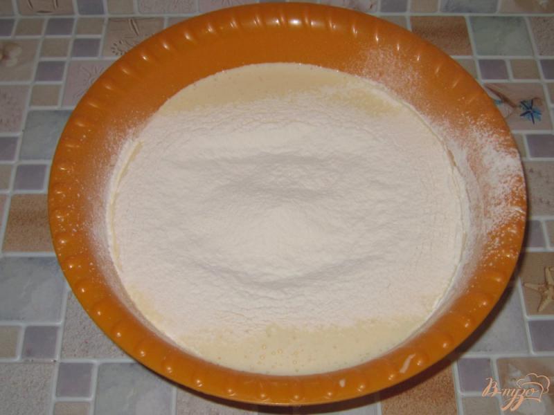 Фото приготовление рецепта: Торт «Нежный» с йогуртом шаг №3