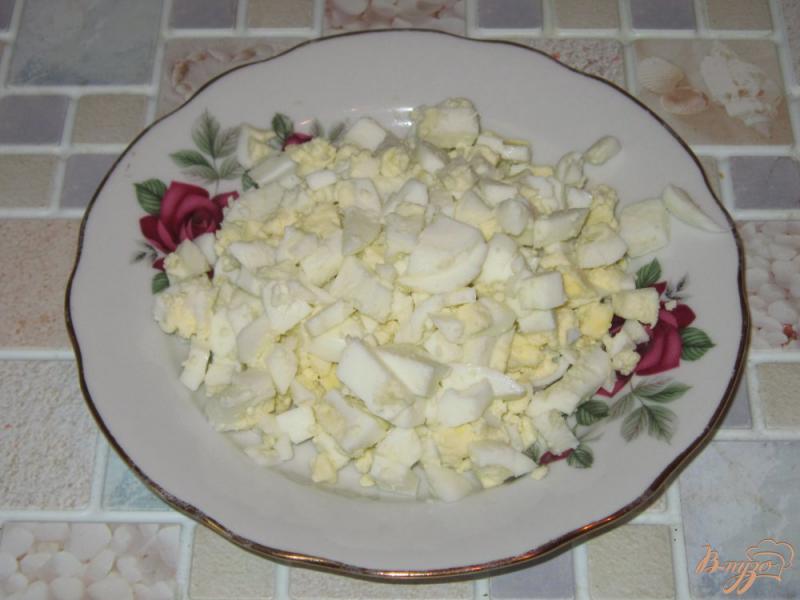 Фото приготовление рецепта: Салат с маринованными помидорами шаг №6