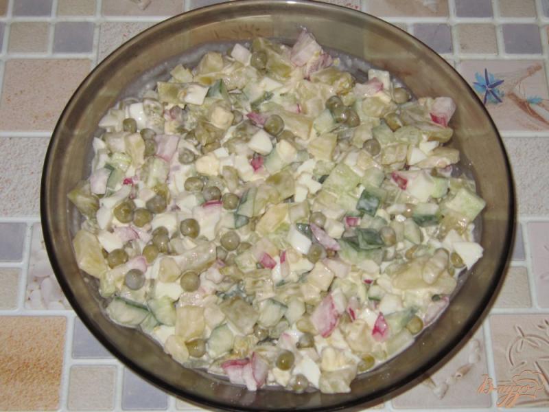 Фото приготовление рецепта: Салат с маринованными помидорами шаг №10