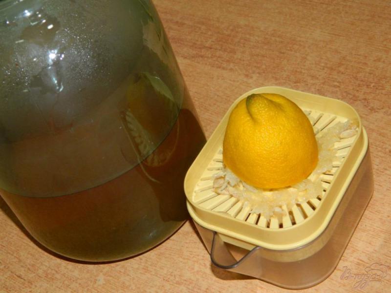 Фото приготовление рецепта: Яблочный напиток с имбирем шаг №3