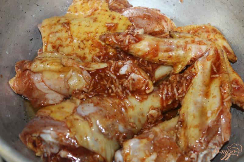 Фото приготовление рецепта: Жареная курица с соусом « Паприк » шаг №4