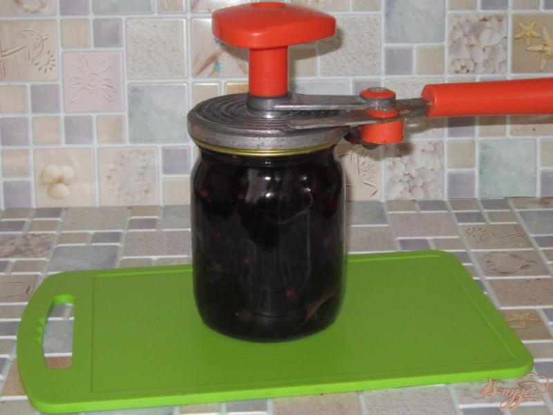 Фото приготовление рецепта: Виноград консервированный в сладком сиропе шаг №7