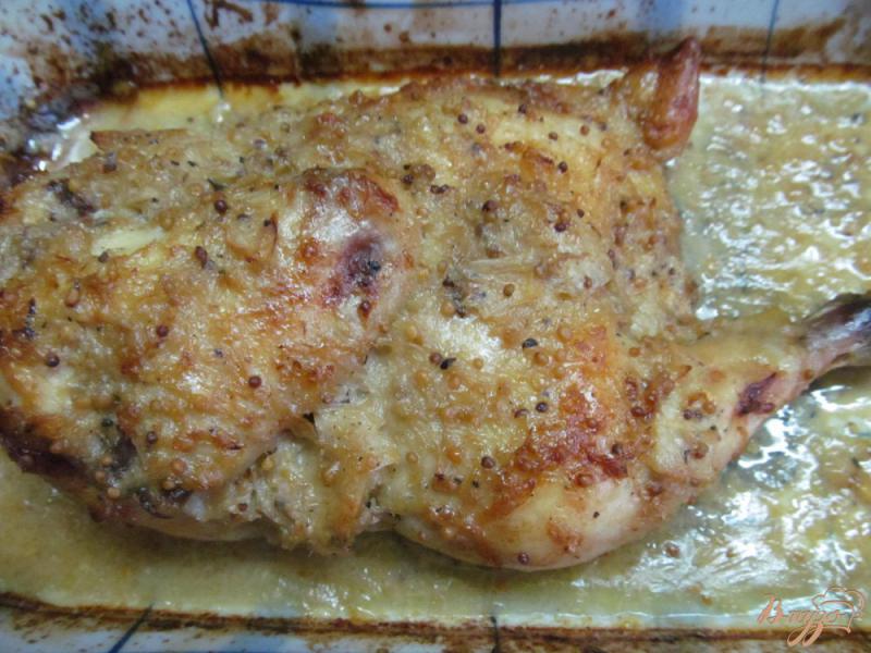 Фото приготовление рецепта: Запеченная курица под соусом из помело шаг №5
