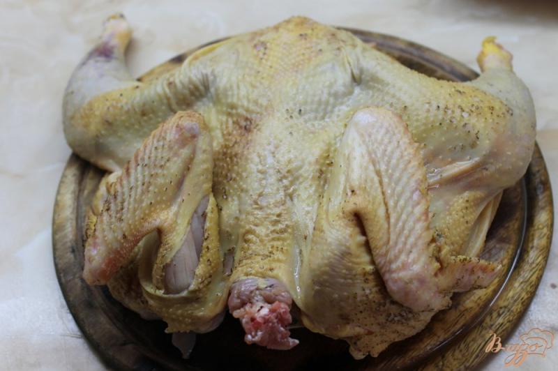 Фото приготовление рецепта: Праздничная курица в специях и кукурузой шаг №1