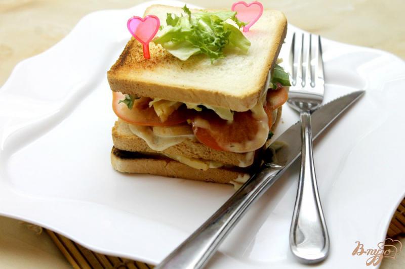 Фото приготовление рецепта: Сендвич с беконом и сыром шаг №6
