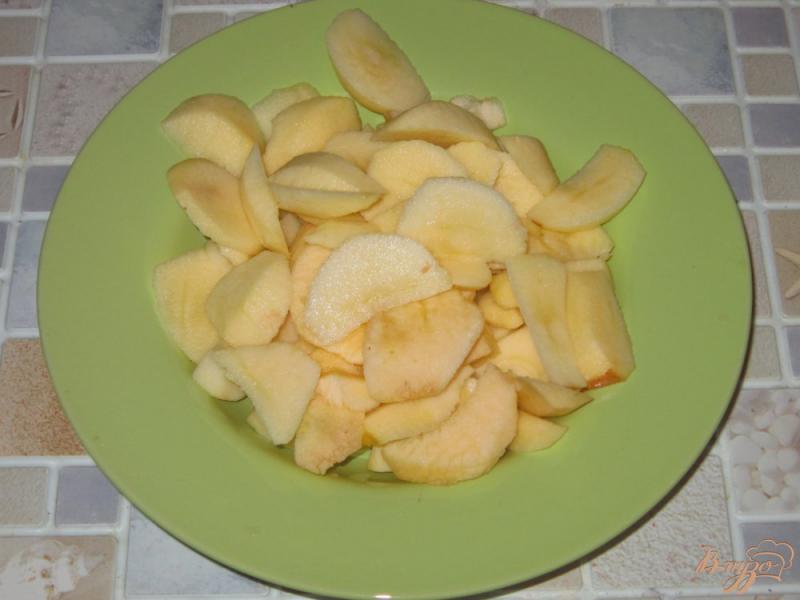 Фото приготовление рецепта: Простой яблочный пирог шаг №7