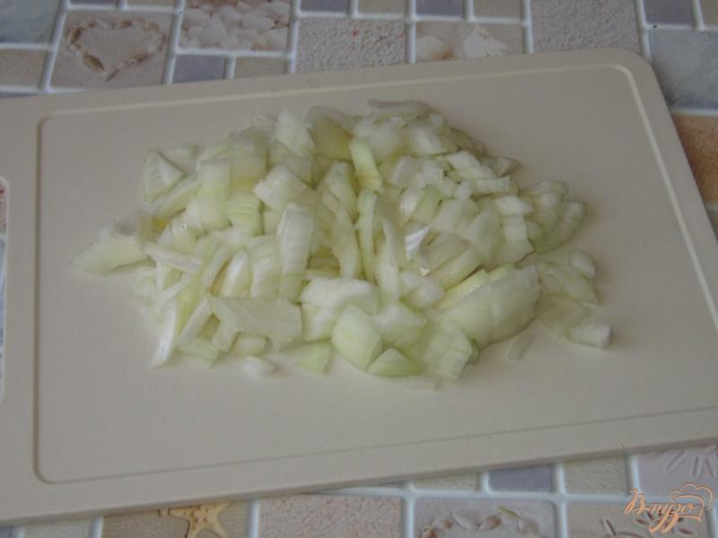 Фото приготовление рецепта: Куриная грудка с картофелем в горшочке шаг №3