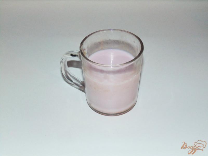 Фото приготовление рецепта: Желе из йогурта с черной смородиной шаг №3