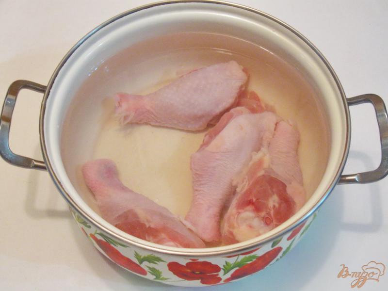 Фото приготовление рецепта: Куриные голени в молочном соусе шаг №1