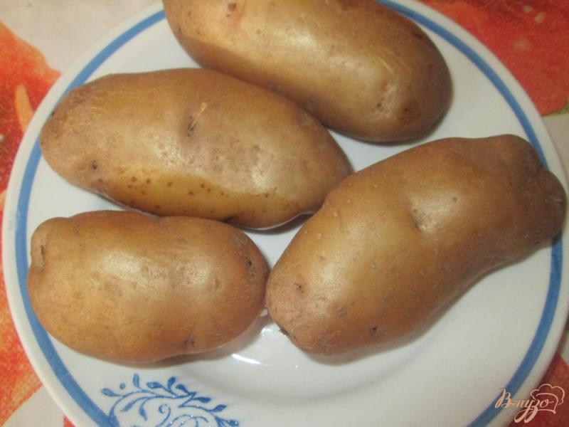 Фото приготовление рецепта: Картофельные палочки с плавленым сыром. шаг №1