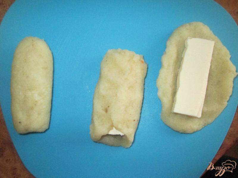 Фото приготовление рецепта: Картофельные палочки с плавленым сыром. шаг №5