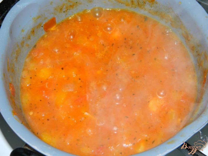 Фото приготовление рецепта: Курица  овощным соусом на сметане шаг №5