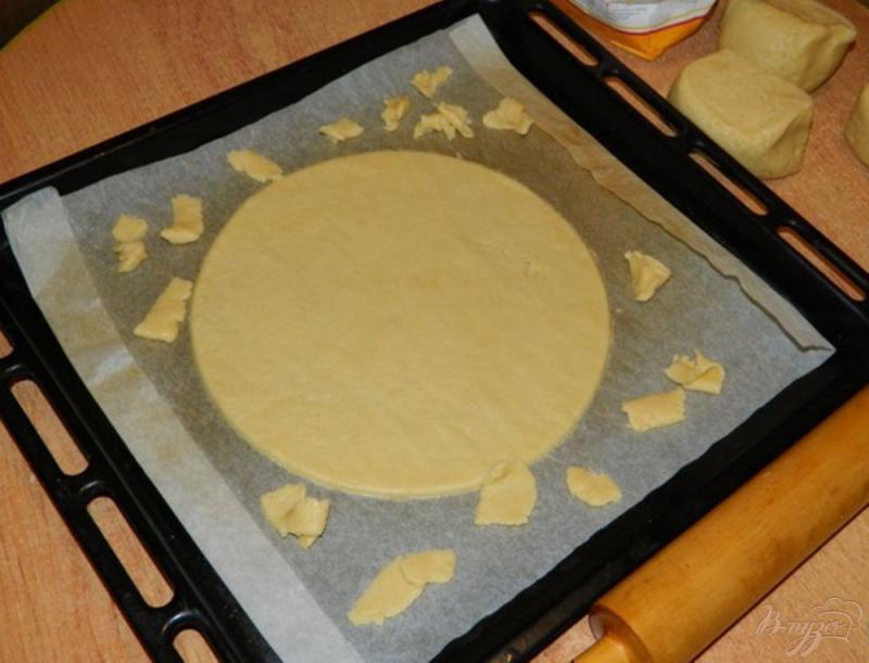 Фото приготовление рецепта: Песочный торт  с джемом шаг №4