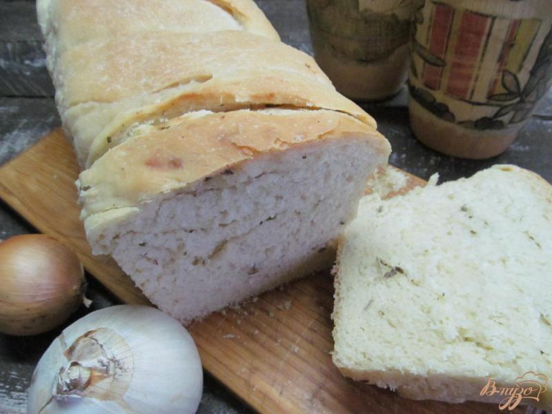 Фото приготовление рецепта: Хлеб с шалфеем и чесноком шаг №13