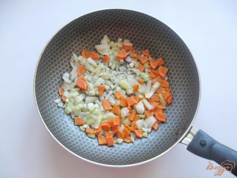 Фото приготовление рецепта: Куриный суп с клецками из тыквы шаг №6