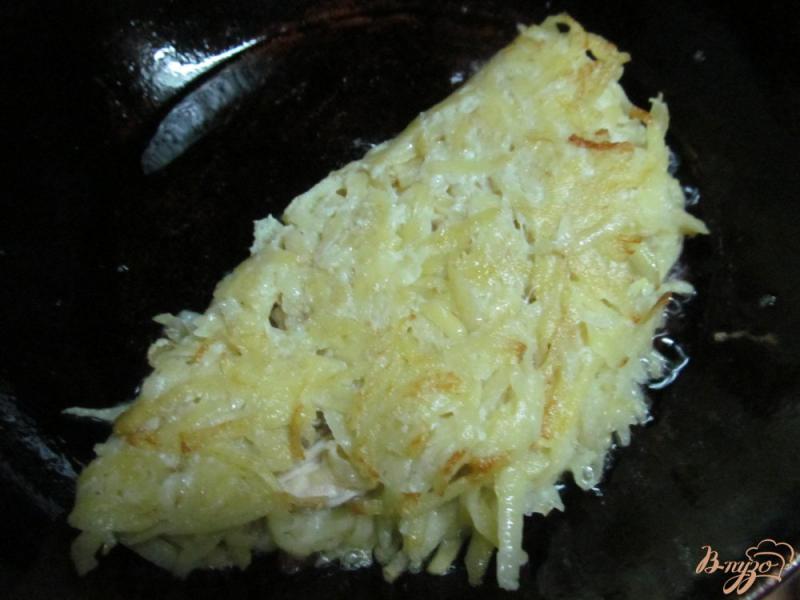 Фото приготовление рецепта: Картофельные блины с курицей шаг №4