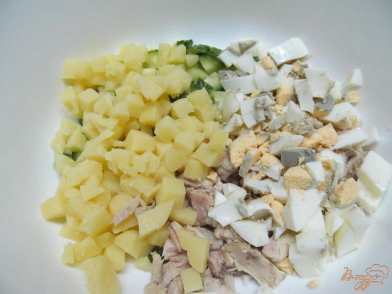 Фото приготовление рецепта: Салат с соусом из редьки шаг №2