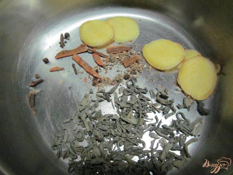 Фото приготовление рецепта: Чай Масала по-индийски шаг №3