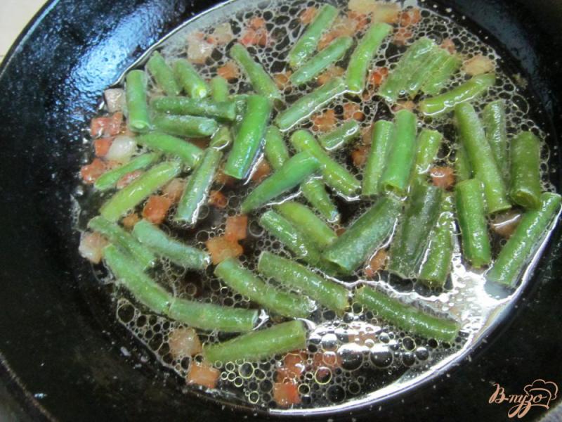 Фото приготовление рецепта: Зеленая фасоль с беконом шаг №4