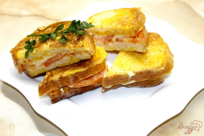 Фото приготовление рецепта: Гренки с тостерным сыром и помидорами шаг №6
