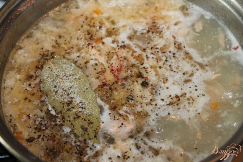 Фото приготовление рецепта: Рыбный суп с потрохов лосося шаг №5