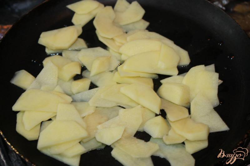Фото приготовление рецепта: Картофель с шампиньонами и паприкой шаг №1