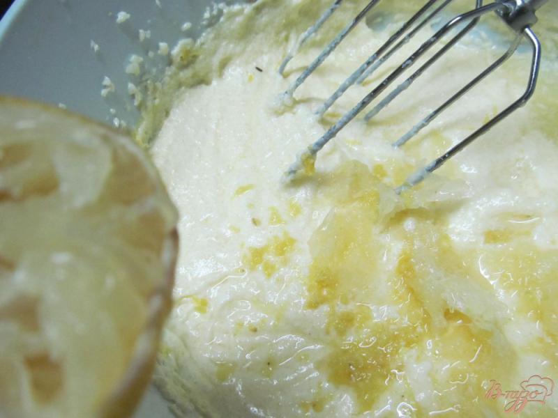 Фото приготовление рецепта: Лимонный кекс шаг №3