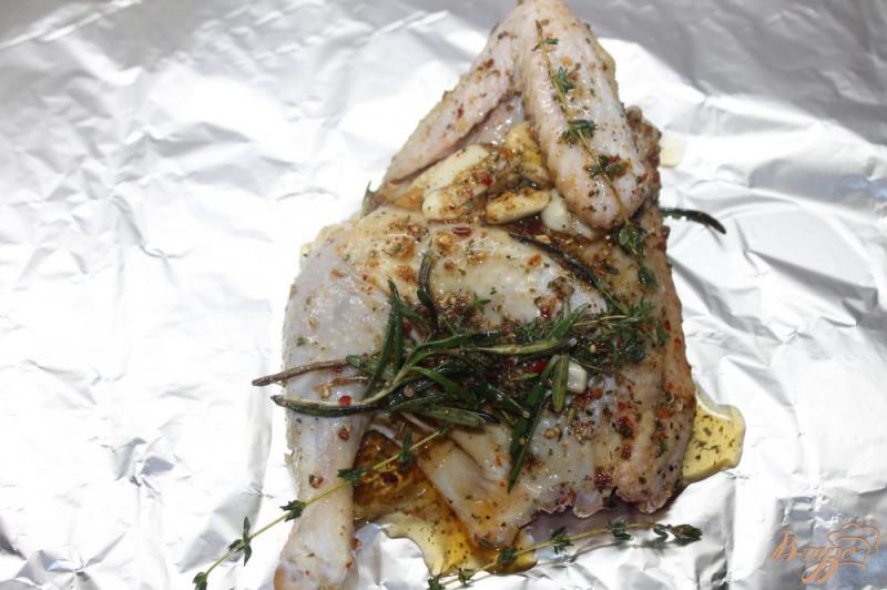 Фото приготовление рецепта: Пряный цыпленок в травах шаг №5