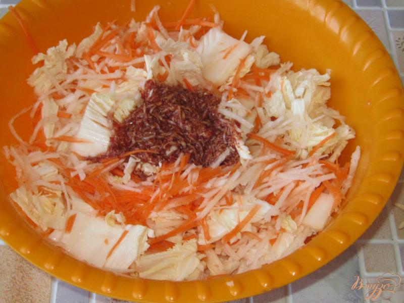 Фото приготовление рецепта: Пекинская капуста с редькой по-корейски шаг №6