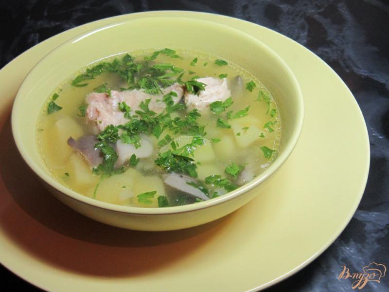 Фото приготовление рецепта: Куриный суп с вешенками шаг №12